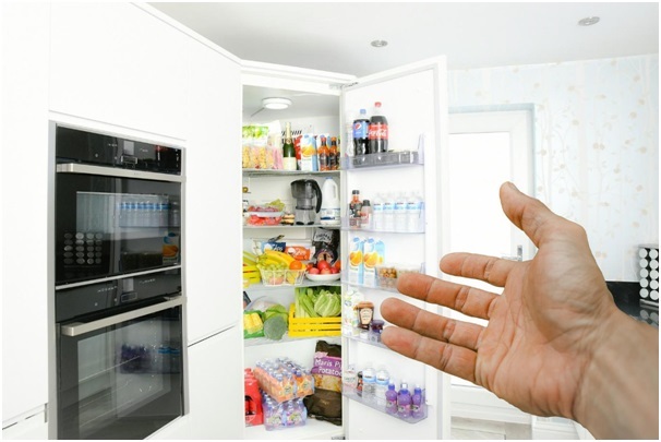 cleaning fridge